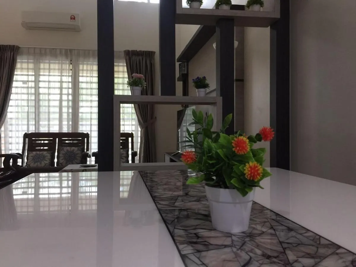 Koolest Homestays Meru Ipoh Holiday home
